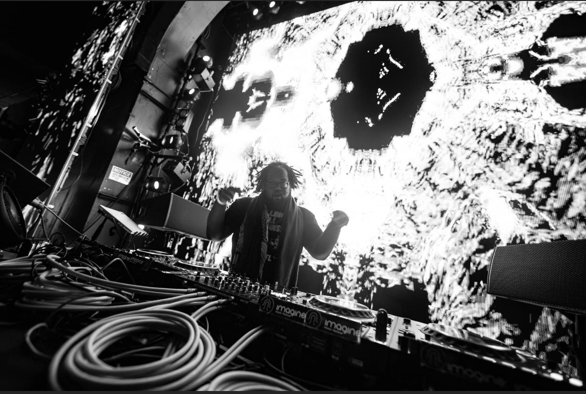 t_spackle's tweet photo. Just a little throwback to the last time I played at @irispresents!! 
#GetSpackled #Riddim #Dubstep #PLURR https://t.co/YHxH4Sb2wF