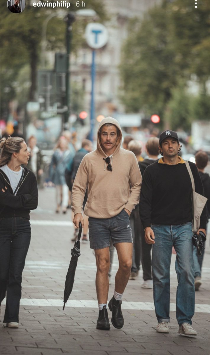 tracking_ontrek's tweet photo. #ChrisPine and #jordyofanfastico  walking down the streets of Stockholm, Sweden. (source:https://t.co/Wjq1rm8EbB)
That's the "tweet" or the "post"! 🙃 https://t.co/2zufsXdXsZ