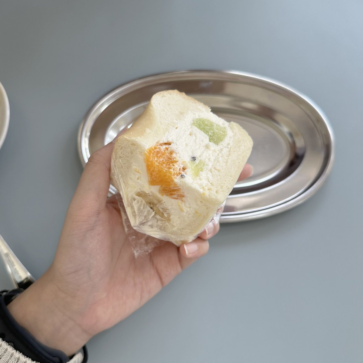 px2otx2o's tweet photo. 문래덩 🍌🥝🥭🥯 https://t.co/ILanheyn99