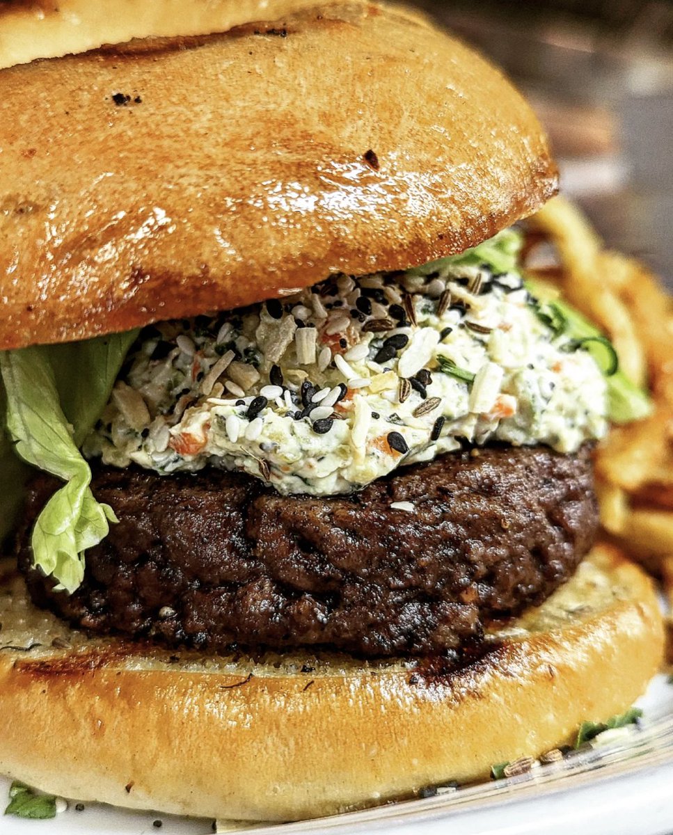 AsiaBMei's tweet photo. New month, new #BurgerOfTheMonth !! ❤️🍔👩‍🍳💋 Introducing August's "EVERYTHING BAGEL BURGER"...
-Served on a buttery toasted bagel and smothered in veggie-chive cream cheese with house everything-spice mix. Boom. They're eeeeeeverything. 🤣😍 https://t.co/sFn1XIcxhF