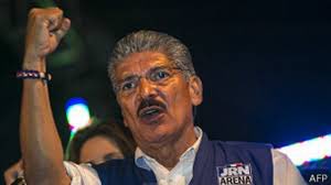 Santana17Sep's tweet photo. A esta basura, en lugar de quitarle el fuero, lo protegieron.
Aún sigue siendo arenero. https://t.co/ydcQnXUcRg