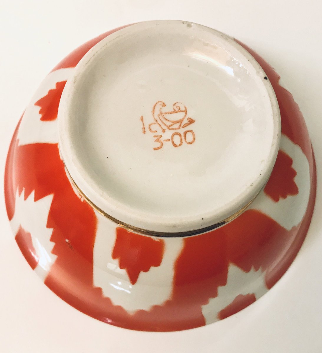 ZakkaMitte's tweet image. こちらもタシケント陶磁器工場で作られた1980年代頃の陶器。ウズベキスタンの伝統柄《アトラス》をモチーフにした美しい柄が即面に入ってます。#Sovietdesign wonder-mall.square.site/product/-/105