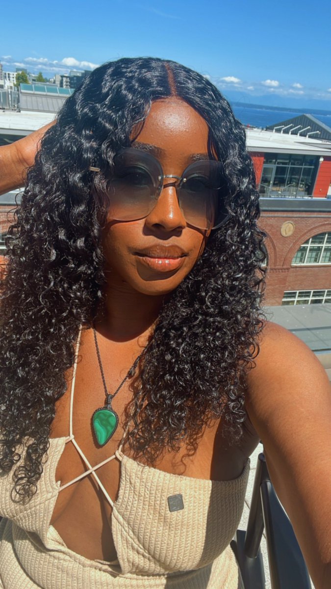 besagordon's tweet image. #HappyMonday! All week on @hits1061seattle I have a chance for you to win a pair of VIP @SeafairFestival tickets 🎫 just listen in with me all week at 7:10 for you cue to call in and caller number 6 wins! (Make sure you save this number 1-888-343-1061)

#seattle #seafair