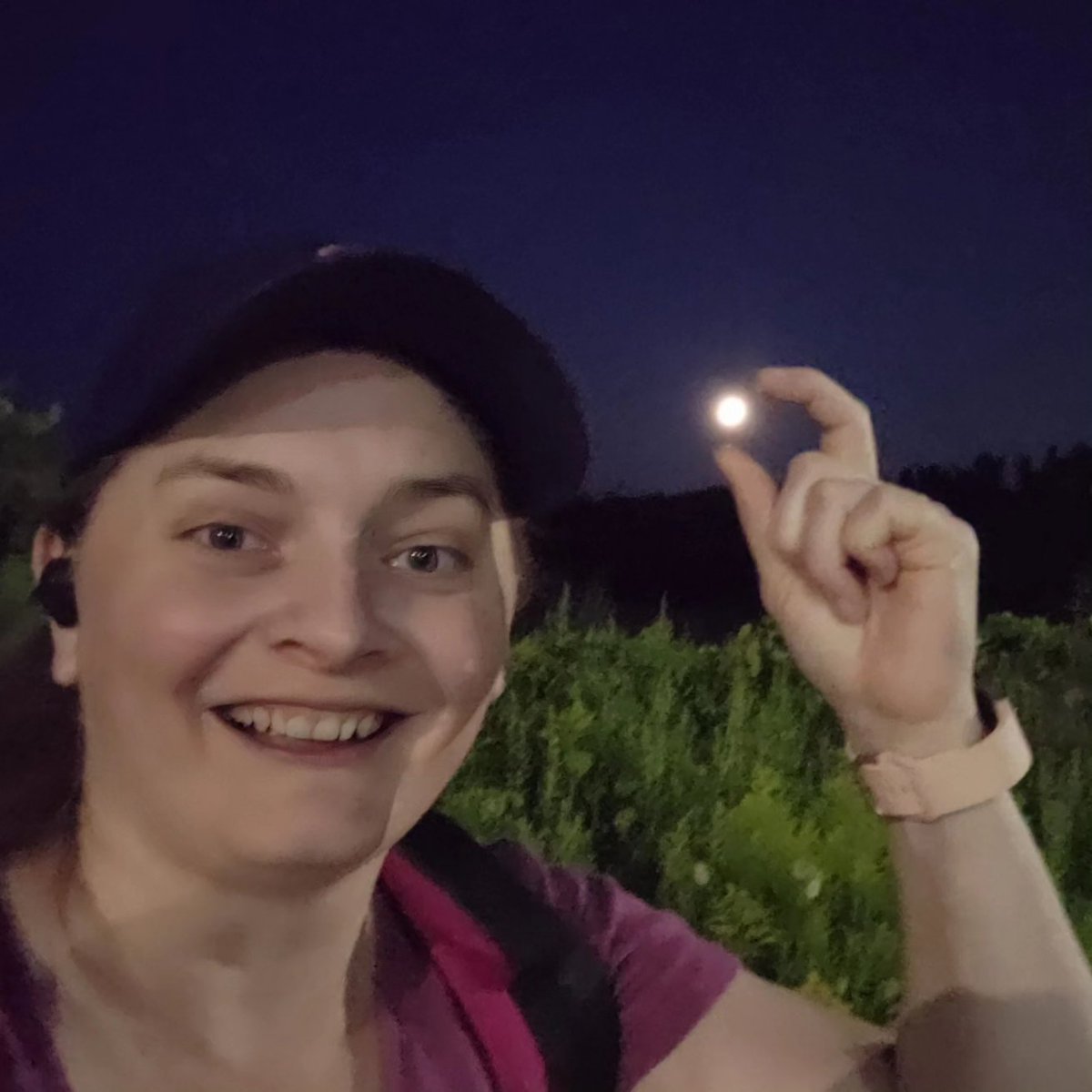AgilitywAmanda's tweet photo. Did you see the supermoon tonight? 🥰🌛
#catchingthemoon #supermoon #supermoon2023 #funwiththemoon https://t.co/jAx02JHaYL