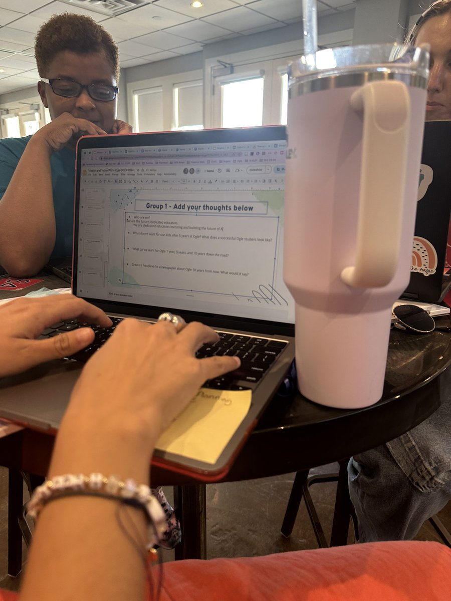 Stephanie Brown tweet media