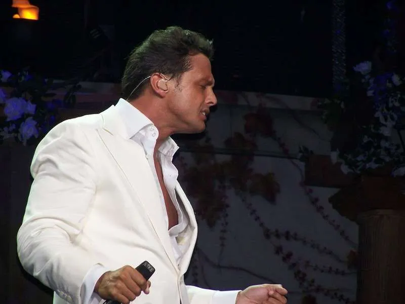 ElIndpendiente's tweet photo. #LaJoroba Ya viene la esperada gira de #LuisMiguel 

Lee la columna de @ADDISPERIODISTA en #ElIndependienteMX 🖋 https://t.co/4xgkVmSnuT https://t.co/HAL3ACiodu