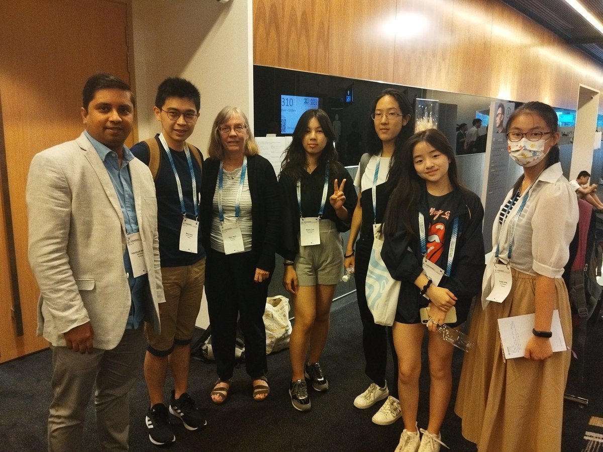 BhadPunyasloke's tweet photo. Had the opportunity to talk on the power of genomics for monitoring anthropogenic sources of nitrogen in Sundarbans @SundarbansTS @SuSTSMangrove #AOGS23 followed by excellent questions from high school students of @EdTech_ISF @ITMERG1 @AOGS_
@RacAogs https://t.co/bhB7gern1L