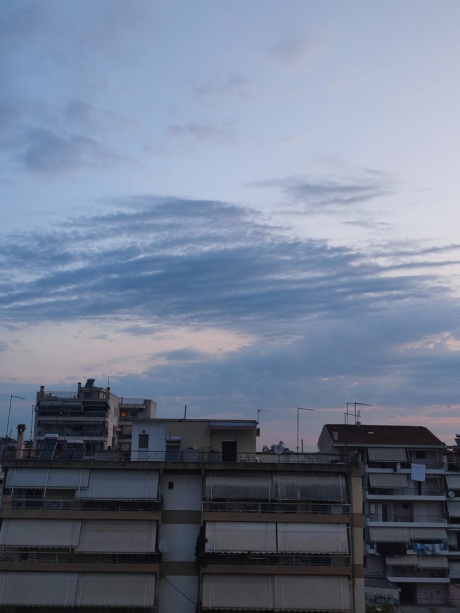 mixalhs_gkikas's tweet photo. Καλημέρα Κόσμε καλή Τρίτη και καλό μήνα με υγεία!
Φωτογραφίζοντας τον πρωινό ουρανό.
#goodmorning.
#goodtuesday.
#goodmonth.
#helloAugust.
#photographingthemorningsky.
#morningsky.
#morningskytime.
#morningskylover.
#haveanicemonth.
#haveaniceday. 📸🌫️ https://t.co/HJ831HJTS6