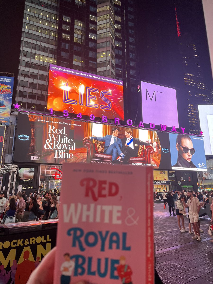 henryfoxcd's tweet photo. history, huh? today i witnessed some💫 thank you endlessly @RWRBonPrime for making this happen for me. the movie is perfect and i'm SO excited to watch it again with everyone else on august 11❤️🤍💙 #RWRBMovie https://t.co/ijO2khkDsL