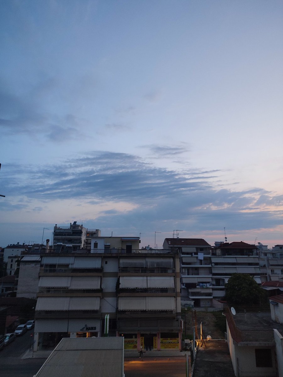 mixalhs_gkikas's tweet photo. Καλημέρα Κόσμε καλή Τρίτη και καλό μήνα με υγεία!
Φωτογραφίζοντας τον πρωινό ουρανό.
#goodmorning.
#goodtuesday.
#goodmonth.
#helloAugust.
#photographingthemorningsky.
#morningsky.
#morningskytime.
#morningskylover.
#haveanicemonth.
#haveaniceday. 📸🌫️ https://t.co/HJ831HJTS6