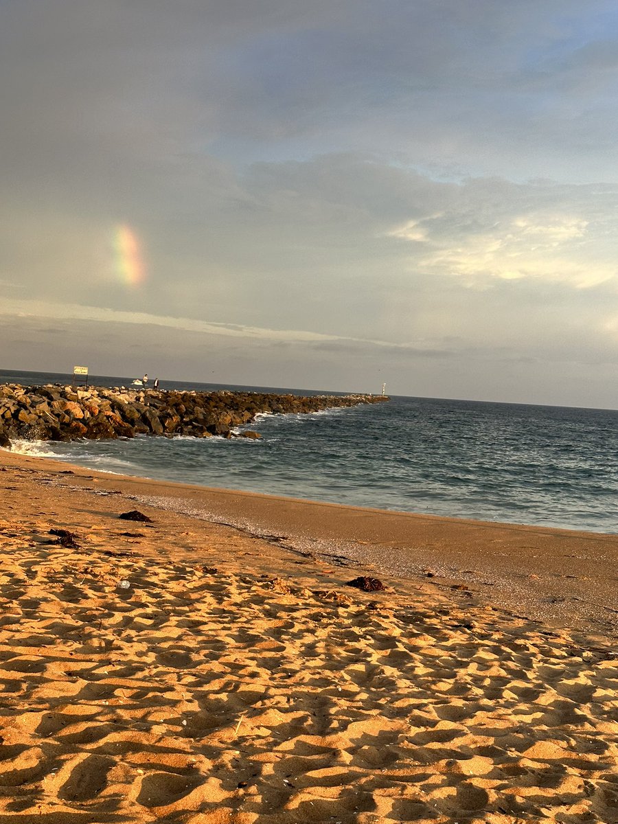 California Sunset with a Rainbow! #ManicMonday #CaliforniaSunset #BalboaHarbor 🌴🌊❤️⚓️🏝️🏖️⛵️🌈