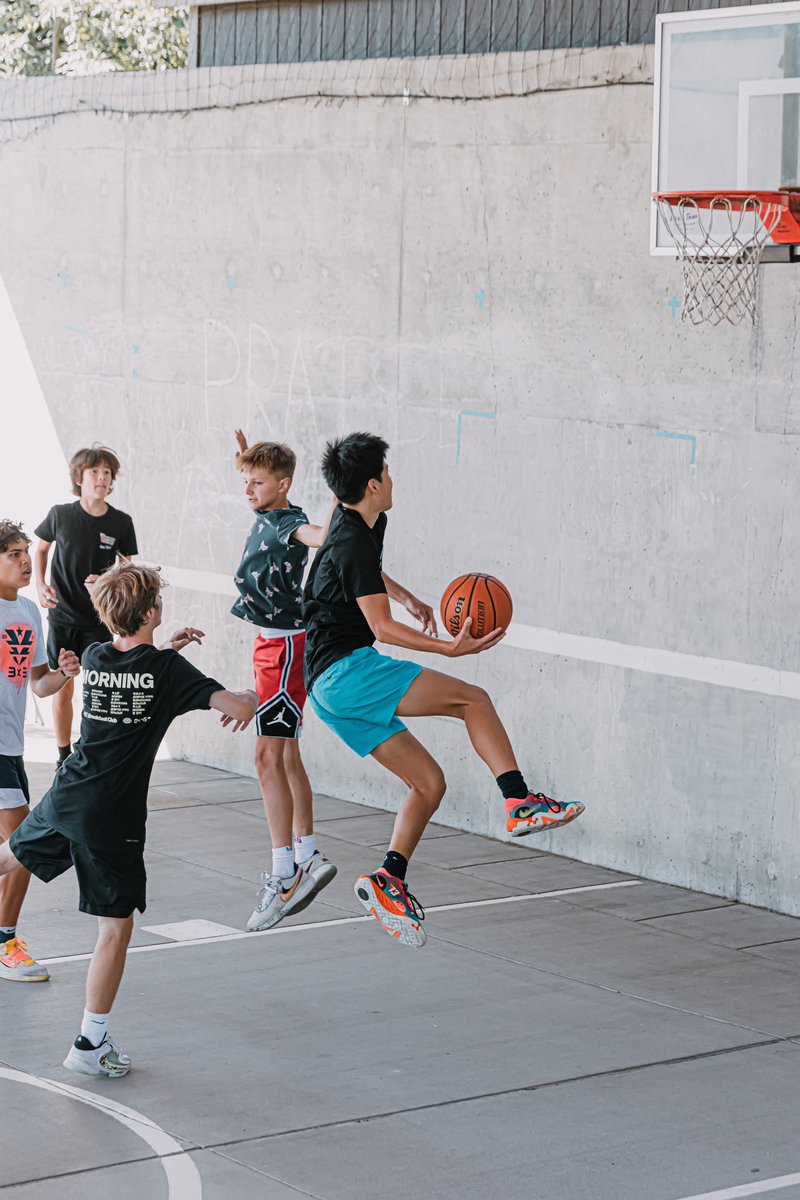 CoachCho's tweet image. Awesome Day 1 of #CoachChoBasketballCamp Session #2. Hope we were able to provide the right balance of fun and competition. Can’t wait to get back at it tomorrow!