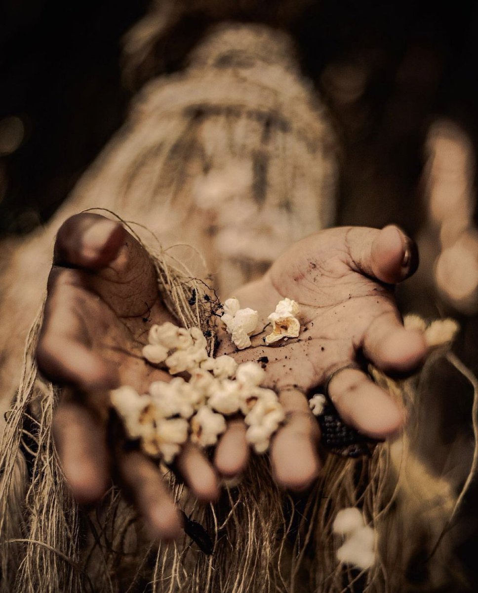 Seja bem vindo, Agosto, o mês de Obaluaê! 

Que Obaluaê possa trazer a cura ao mais necessitados, prosperidade, amor e sabedoria.

Atotô!🤎