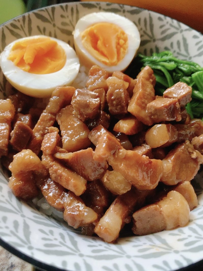 fiend313's tweet photo. お昼ご飯
魯肉飯作った(o´艸`) https://t.co/4rZoFkvZpK