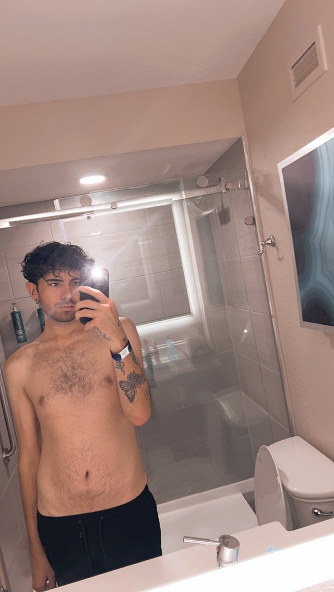 kingxdisaster's tweet photo. subscribe to see more hehe https://t.co/NS3i6n2PMc