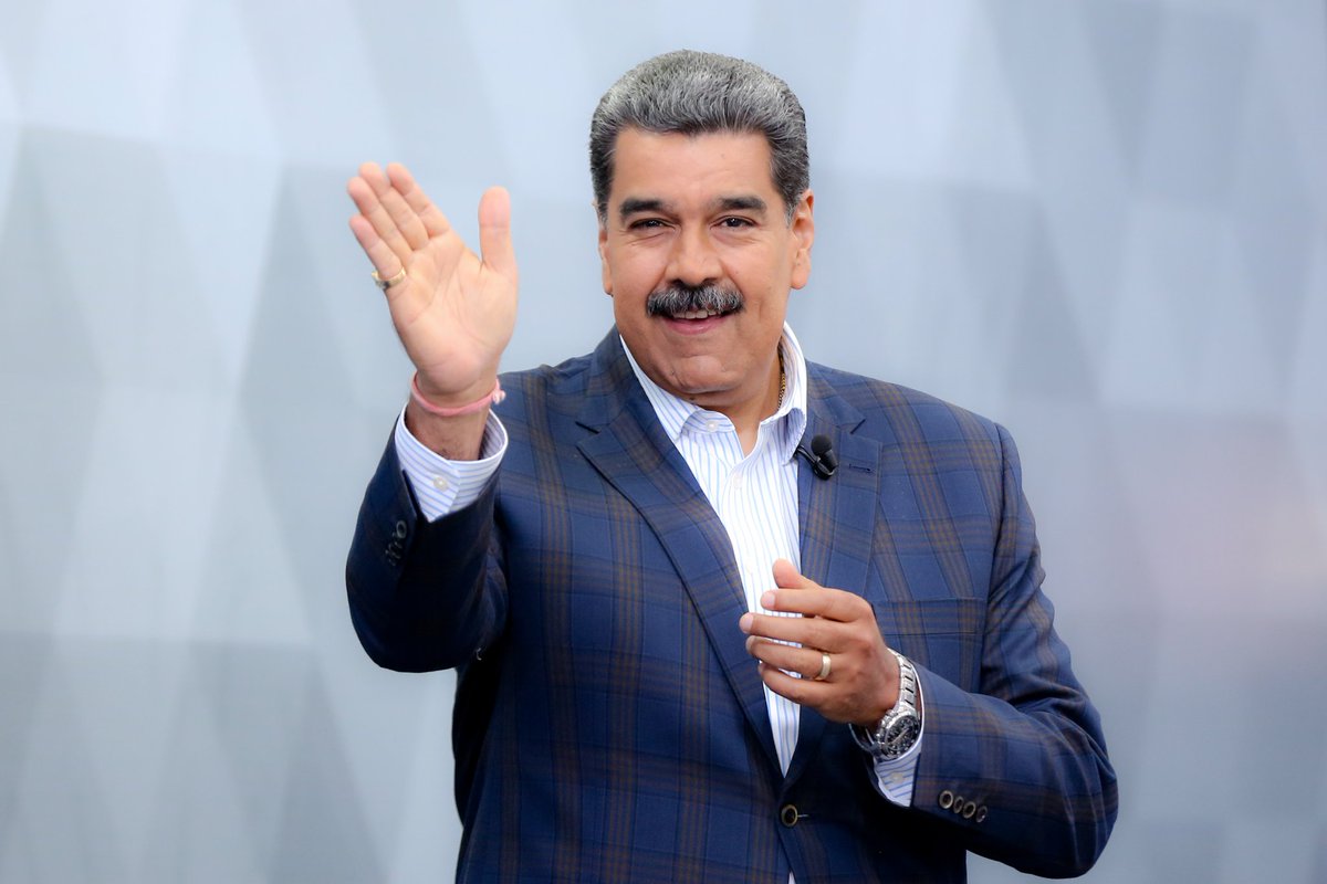 El poder popular de base organizado y el Sistema 1X10 del Buen Gobierno, son dos poderosos instrumentos, únicos en el mundo que están trabajando para optimizar las labores del Gobierno, conocer los problemas reales del Pueblo y atenderlos de manera inmediata y eficiente.