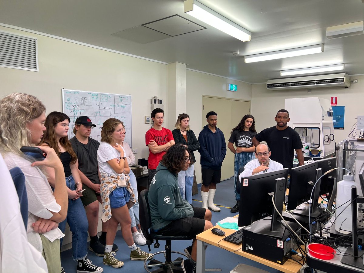 GeoChemTropics's tweet photo. ⁦@jcu⁩ EA3800 Geochemistry students touring the wonderful world of ICP-MS with Drs Brandon Mahan and the amazing Huiqing “Jeffrey” Huang in our Advanced Analytical Centre. Complete with a live demonstration of metals in students’ 💦 and in vinyl vs nitrile 🧤. https://t.co/zWtHel7HZA