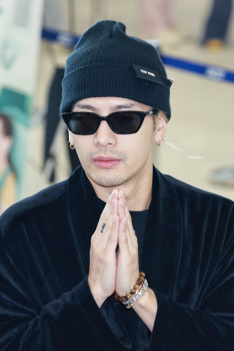 พี่โฟล์ค :) tweet media