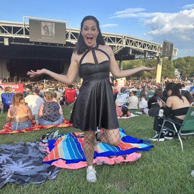 Christine_Dee_'s tweet photo. #NewProfilePic https://t.co/KvI56QWlpZ