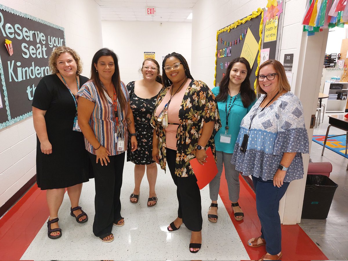 makishawilliams's tweet photo. Best open house ever @WoodlandES_HCS https://t.co/s2uSbp1en0