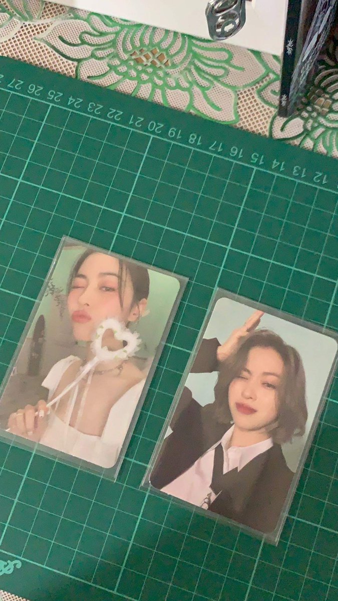 emibonniebutyou's tweet photo. up !! sellling it with the ryujin pcs na din probably ano quitting na sa pag collect ehe 😅 230 nalang with the ryujin pcs 🥰 https://t.co/yD2N2ozp6P