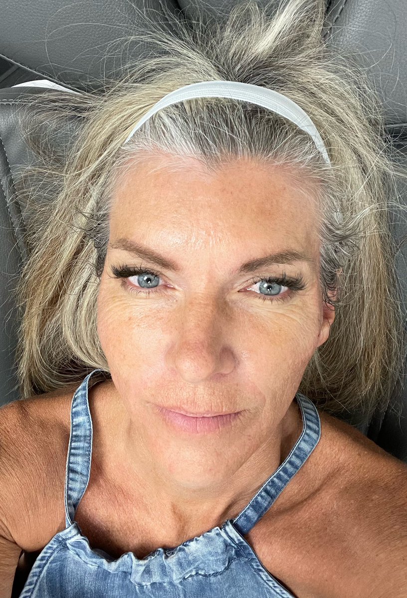 ACrazyBigFamily's tweet photo. Sometimes you need to be rid of all the BS around you! #nofilter #selfcare #sorrynotsorry https://t.co/Pl6Oo0nchT