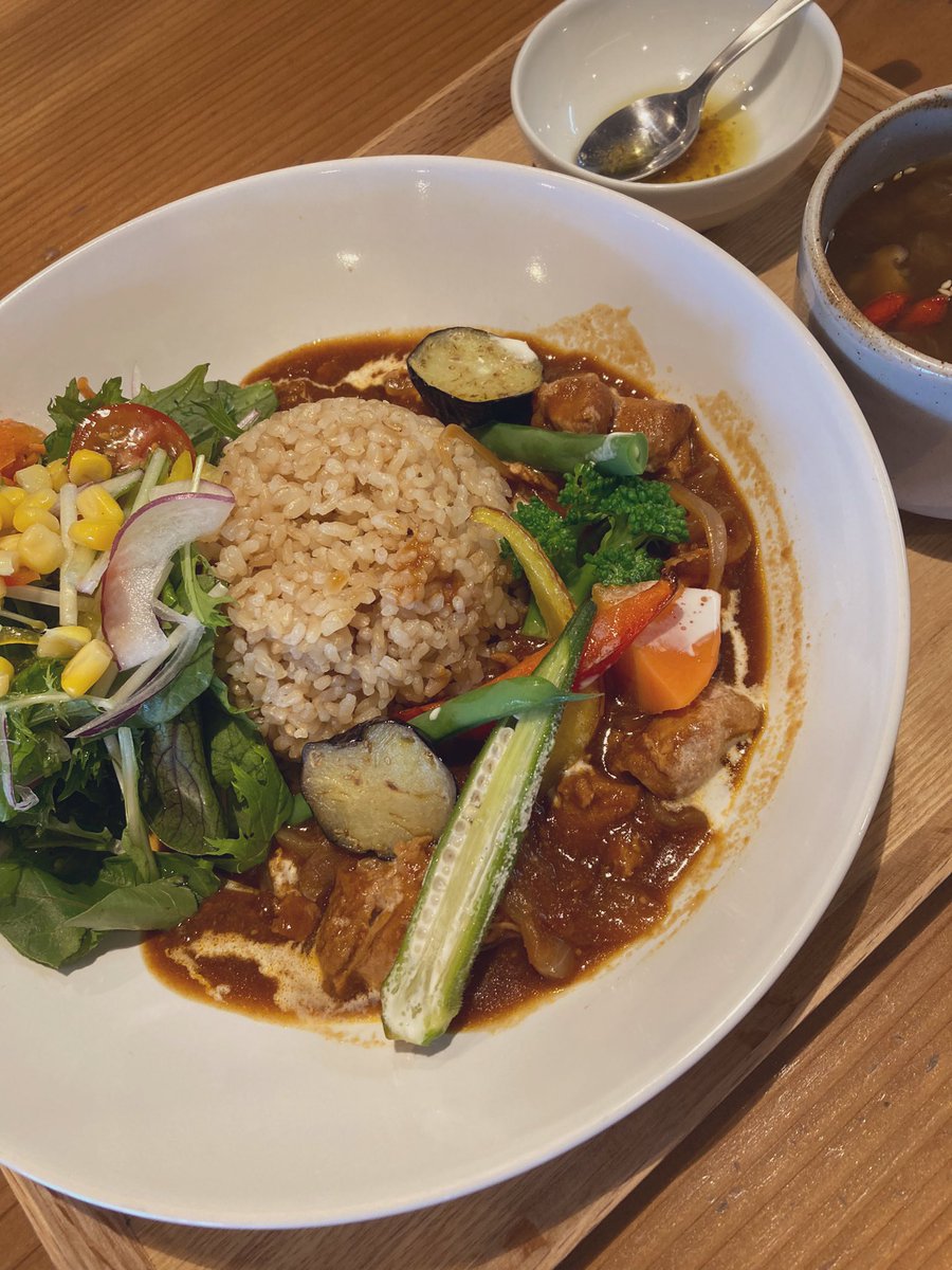 NEOGardenCafe's tweet photo. 本日の限定ランチメニュー🍴

⭐︎チキンのビーフストロガノフ🍗
⭐︎豚塩の温玉丼
¥1,000 https://t.co/1TX9kPCP8W