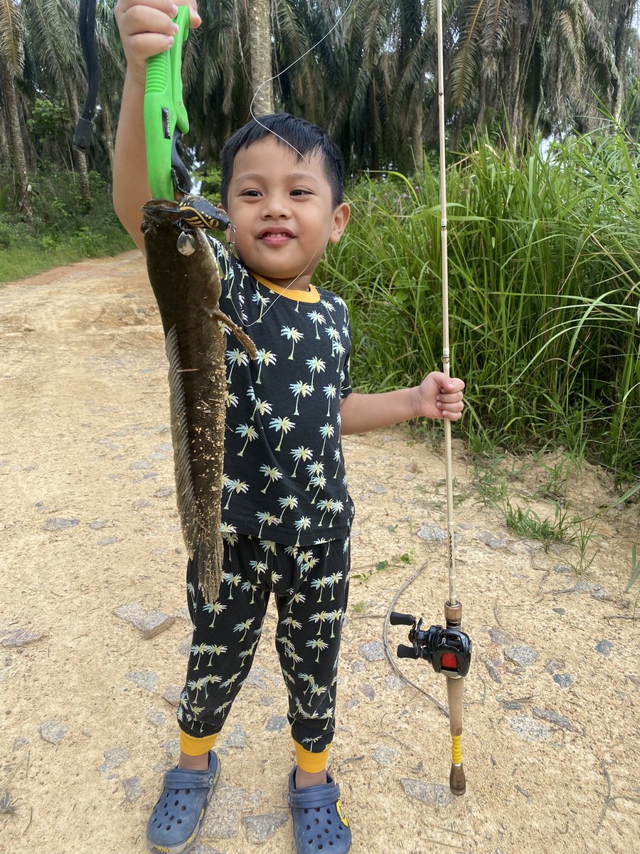 kamil_yusra's tweet photo. Big already my boy…boleh teman ayah turun mancing laut nie…🫡🫡 https://t.co/rxGhbqhN75