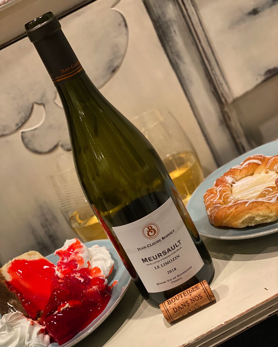 cwarbs00's tweet photo. This Chardonnay from @jean_claude_boisset has found it’s place as a regular in our cellar. I almost licked the decanter because I didn’t want to waste a drop of this wine! 
Do yourself a favor and stock up!

https://t.co/wPMnQmNRpi 

#winewithwarba #wineguy #wineambassador #wine https://t.co/PmgdPO0x2X