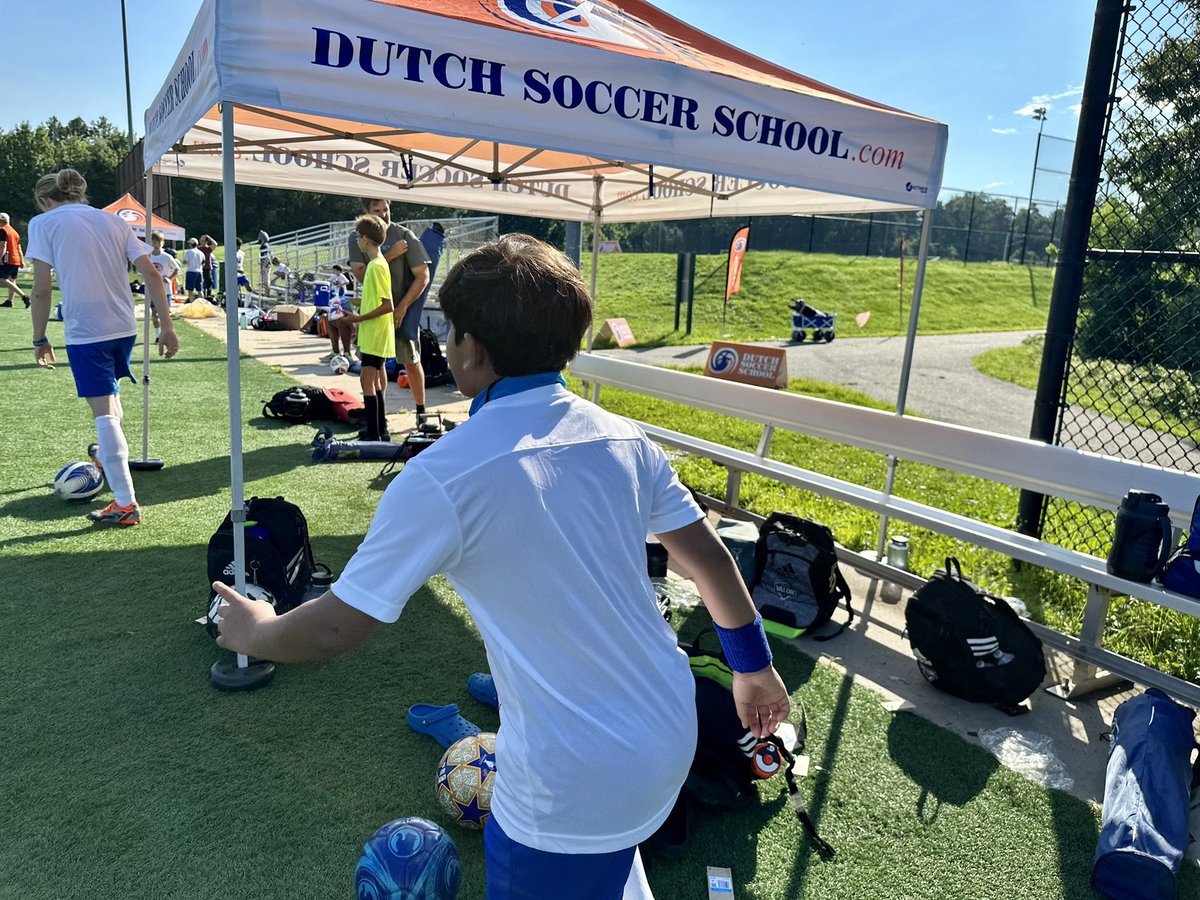 anu2000m's tweet photo. Much awaited final week of summer camps! A whole week of ‘paradise’ as Rohan said. Getting some serious work on that tan, uh … dribble n shoot! ⚽️🥅
#Summer #Soccer #SummerCamp #DutchSoccer #Summer2023 #SummerBreak #SoccerCamp ⚽️ https://t.co/g42Sa4qcYU