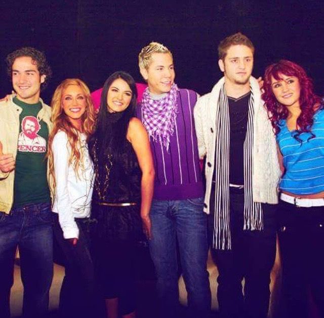 rbd_magia_'s tweet photo. 25 Dias para Que todo comience uff me parece mentira estar 25 dias todo me parece loco no de no tener nada estar punto de vivir lo que esperamos por 15 años se dicen fácil pero h sido un largo camino pero volvería a volver recorrer todo si al final este iba hacer el resueltado ❤️ https://t.co/IStXa7AIvG