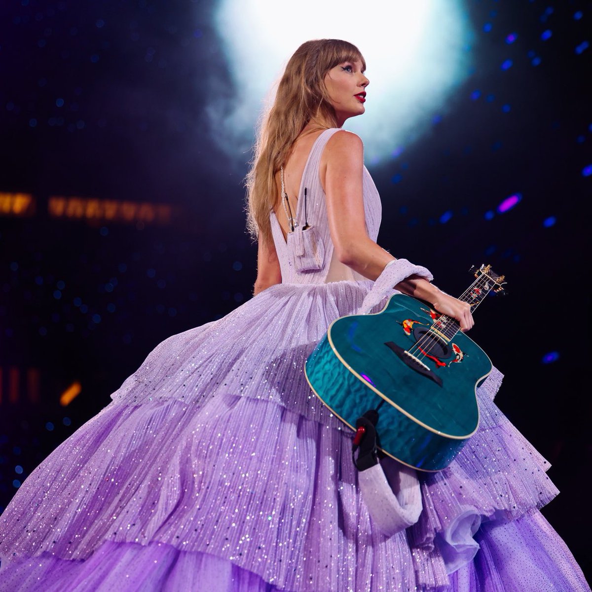 tswifterastour's tweet photo. 🚨| Taylor Swift will take the stage for a record breaking 6 NIGHTS at Los Angeles, California’s SoFi Stadium for the last stop of the US Leg of ‘The Eras Tour’!🔥 #TSTheErasTour #LATSTheErasTour https://t.co/waYv77z2jg