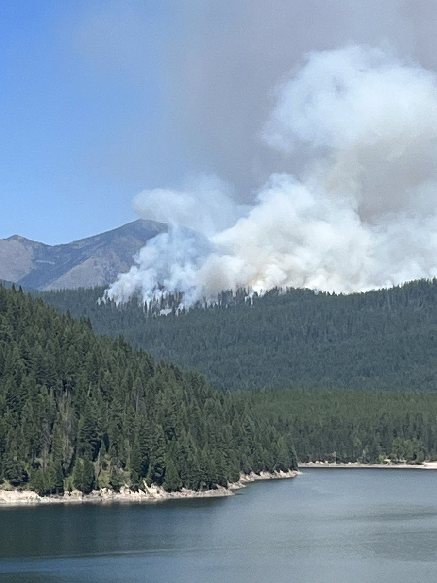 snugs4911's tweet image. Time lapse video of the #LionFire that was sparked by lightning last night in the #Flathead National Forest not far from the west entrance to the @GlacierNPS.  
@WeatherNation