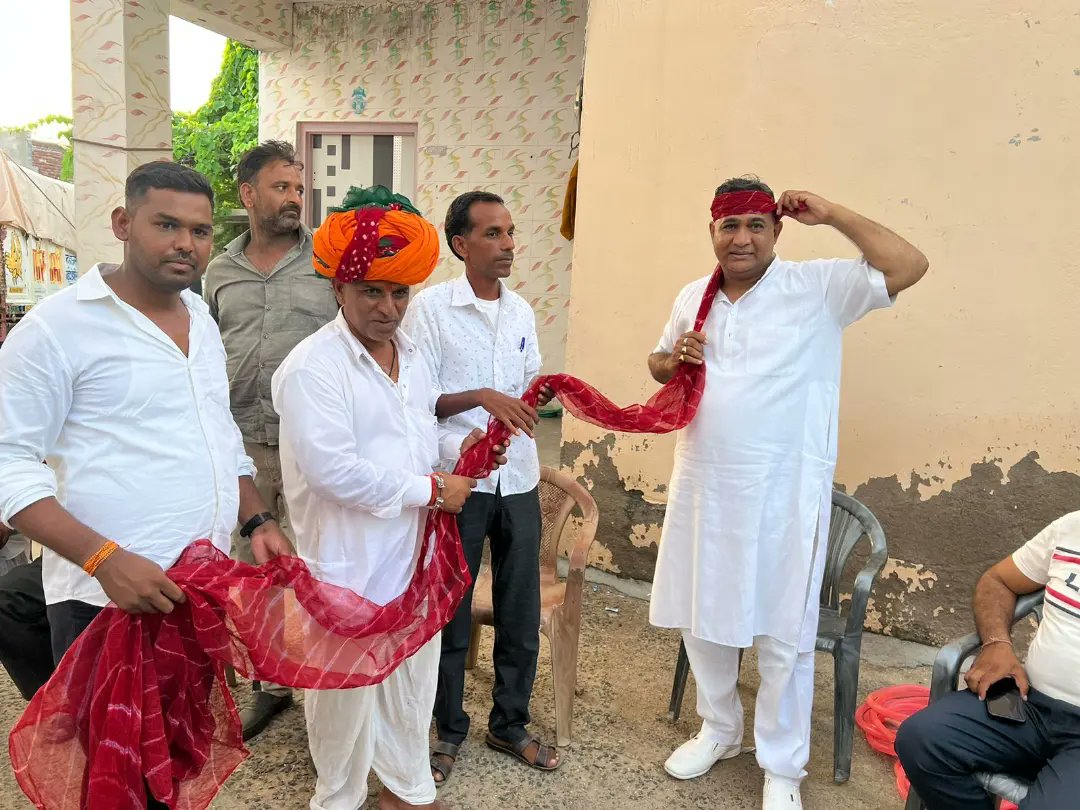 anilmittalkekri's tweet photo. कल केकड़ी विधानसभा क्षेत्र में ग्राम प्रतापपुरा, हिंगोनिया , सावर और केकड़ी में विभिन्न जगहों पर आयोजित सामाजिक एवं पारिवारिक कार्यक्रमों में शामिल हुआ !

कार्यक्रम के दौरान बड़े बुजुर्गो के आशीर्वाद , स्नेह के साथ भाजपा के ऊर्जावान कार्यकर्ताओं से मुलाकात की !

#anilmittalkekri https://t.co/T3y8nIsSh0