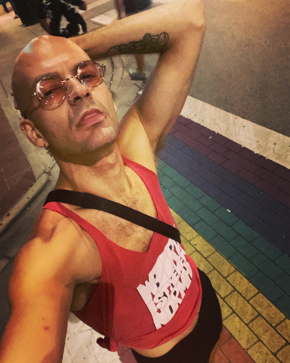 unitybyjabril's tweet photo. in these streeeeets. #WeirdIsTheNewNormaL https://t.co/9jeGH9zylk