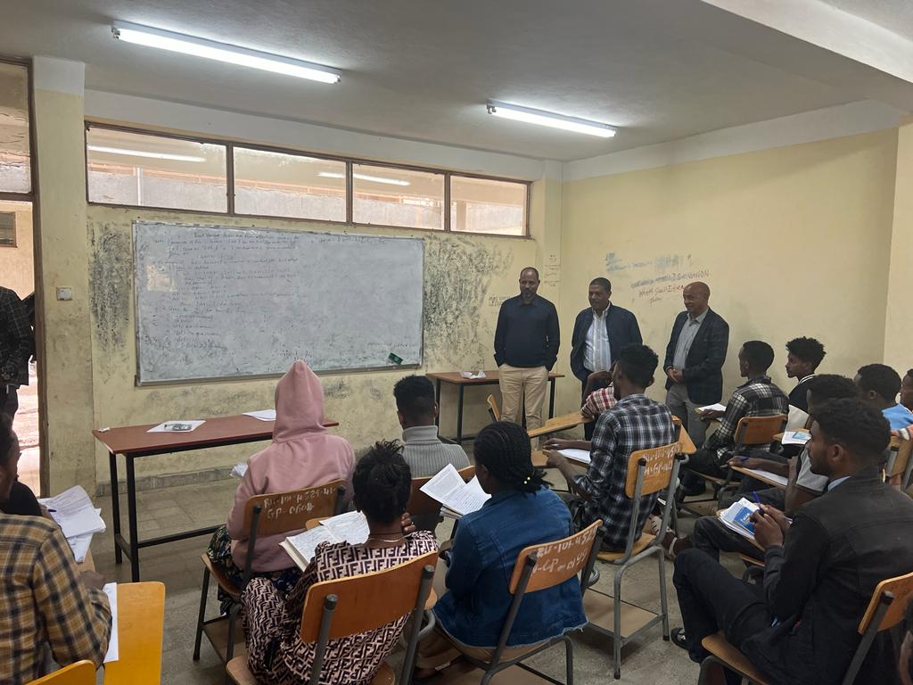 ProfKindeya's tweet photo. Today we have visited Raya University  &amp; observed the ongoing teaching-learning for regular students! Despite the challenges of resources, it is going very well &amp; catching up. Kudos to the committed University &amp; zone leadership, and the community! Exemplary #Maichew #Tigray https://t.co/Ym6493WLEt