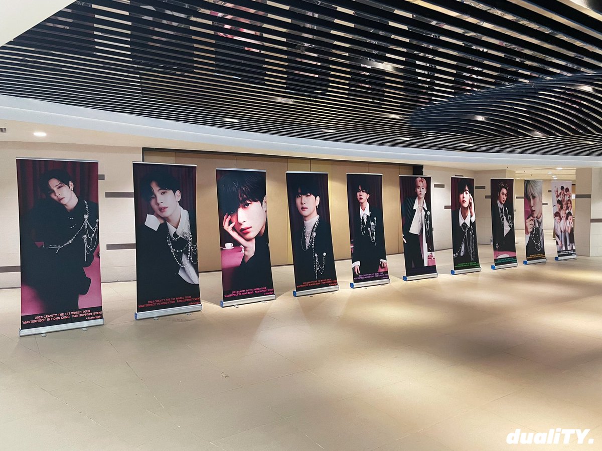 𝟮𝟬𝟮𝟯 𝗖𝗥𝗔𝗩𝗜𝗧𝗬 𝗧𝗛𝗘 𝟭𝗦𝗧 𝗪𝗢𝗥𝗟𝗗 𝗧𝗢𝗨𝗥 '𝗠𝗔𝗦𝗧𝗘𝗥𝗣𝗜𝗘𝗖𝗘' 𝗶𝗻 𝗛𝗢𝗡𝗚 𝗞𝗢𝗡𝗚 🇭🇰- 𝗗𝗔𝗬 𝟮 𝗦𝗨𝗣𝗣𝗢𝗥𝗧🧩

크래비티 멤버들을 위해 홍콩의 다양한 음식을 준비했습니다❣️
공연장에서 러비티 여러분들을 위해 엑스배너도 준비했습니다❣️

#CRAVITY #크래비티