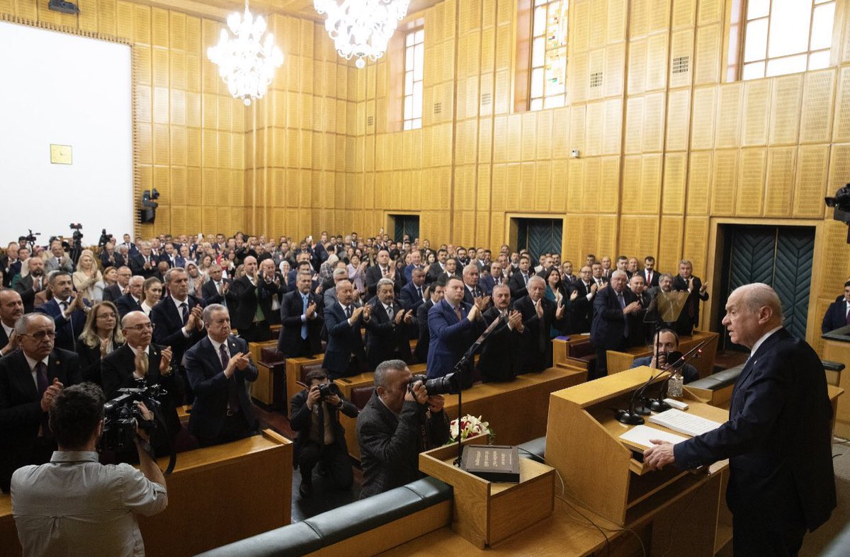 Hedefimiz, “İstikrar ve Hizmet İçin, Uyumlu Yönetimle, Umutlu Geleceğe” ulaşmaktır.

Hedefimiz, “Merkezden Yerele, İstikrarı Bozmadan Umuda Doğru” yol almaktır.

Hedefimiz, “Aklın Yolu Bir, Genelden Yerele Birlik, Ülkede Yönetimde Dirlik” oluşturmaktır.

Hedefimiz, “Ayırmadan,