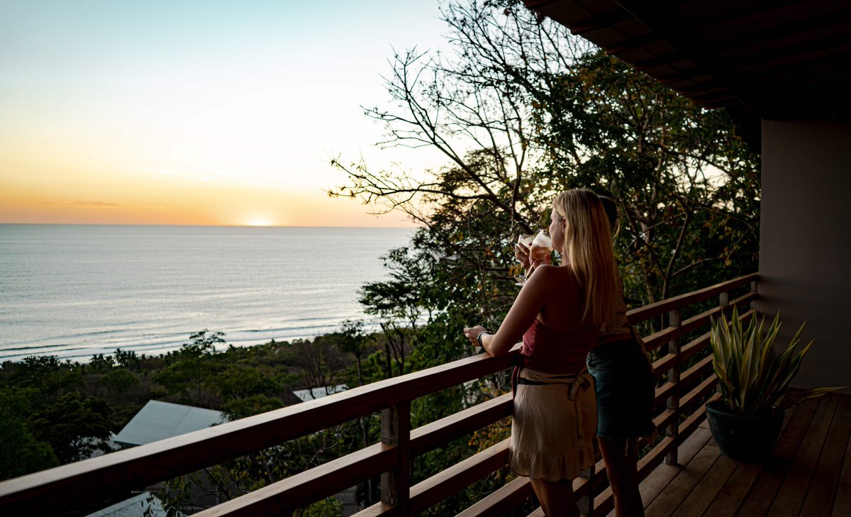 rgeorgia_'s tweet photo. @BeckyLucasConde @outsiteco's santa teresa - maramar villa

technically coliving - but these are your office views 👀 https://t.co/VVYYFfjczR