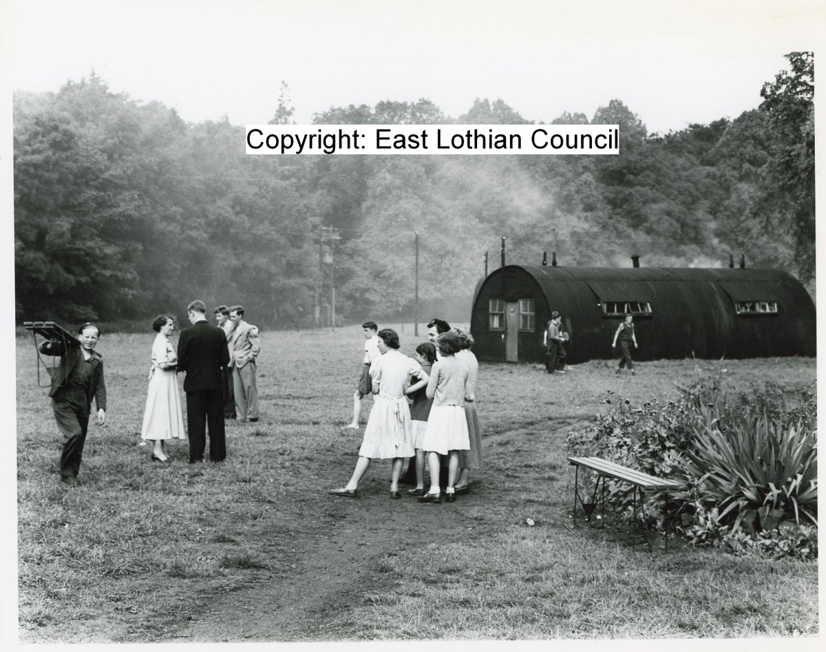 💡Our #LocalHistory Spotlight today features a few #EastLothian HOLIDAY🏖️ snaps in our collection.📸🔁:Char-a-banc, #Dunbar 1902; Tantallon Hall, #NorthBerwick 1930s; Church of Scotland camp, Gosford 1950s; Seton Sands holiday camp (n.d.).