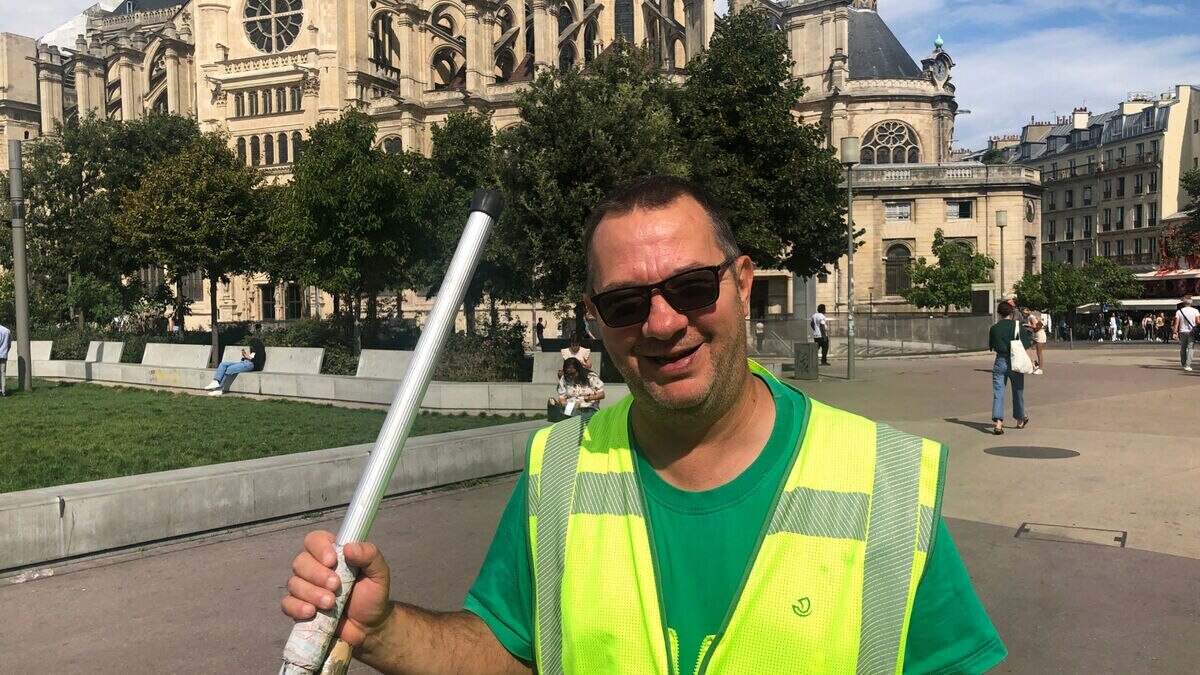CerfiaFR's tweet photo. 💚♻️ SMILE | L’influenceur-éboueur @ludovicf_off commence aujourd’hui une marche de 800 km entre Paris et Marseille pour dépolluer la route nationale 7.

👉 L’objectif est de ramasser au moins 10 tonnes de #déchets jusqu’au 24 septembre, date d’arrivée prévue au Vieux-Port ! 👏 https://t.co/40SknNUnE0