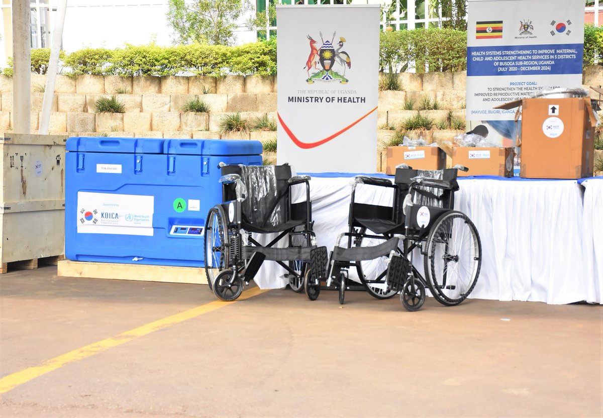 MinofHealthUG's tweet photo. On behalf of @MinofHealthUG, Hon. @MargaretMuhanga received a donation of Medical equipment from @WHOUganda with funding from @KoicaUganda to support health service delivery in 30 health facilities in five districts of Busoga sub-region; Bugiri, Buyende, Iganga, Kamuli and Mayuge https://t.co/l7c6pbDTsP