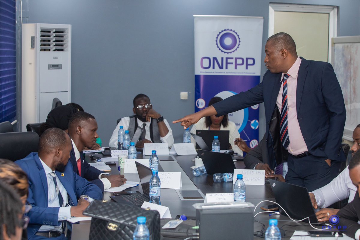 onfppgn's tweet photo. Retour en images sur notre formation en Leadership au bénéfice des cadres de FBN Bank Guinée.

Cette autre formation vise à permettre aux chefs d'équipes d’acquérir des qualités irréprochables en Leadership et également renforcer leurs capacités managériales. https://t.co/k1XMOQxZmL