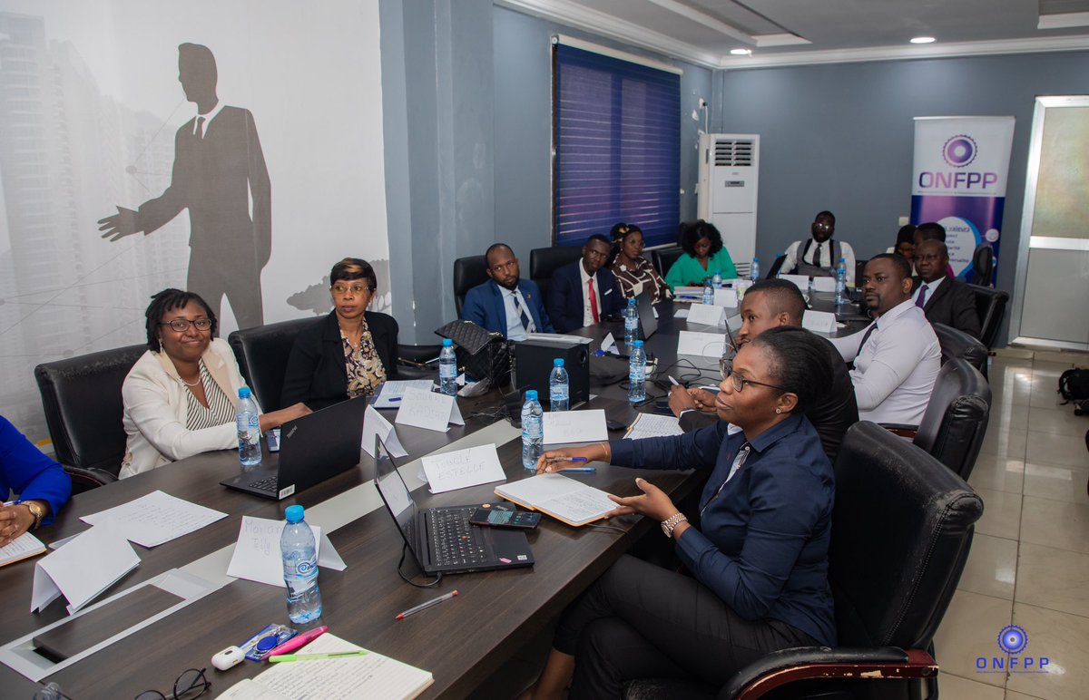 onfppgn's tweet photo. Retour en images sur notre formation en Leadership au bénéfice des cadres de FBN Bank Guinée.

Cette autre formation vise à permettre aux chefs d'équipes d’acquérir des qualités irréprochables en Leadership et également renforcer leurs capacités managériales. https://t.co/k1XMOQxZmL