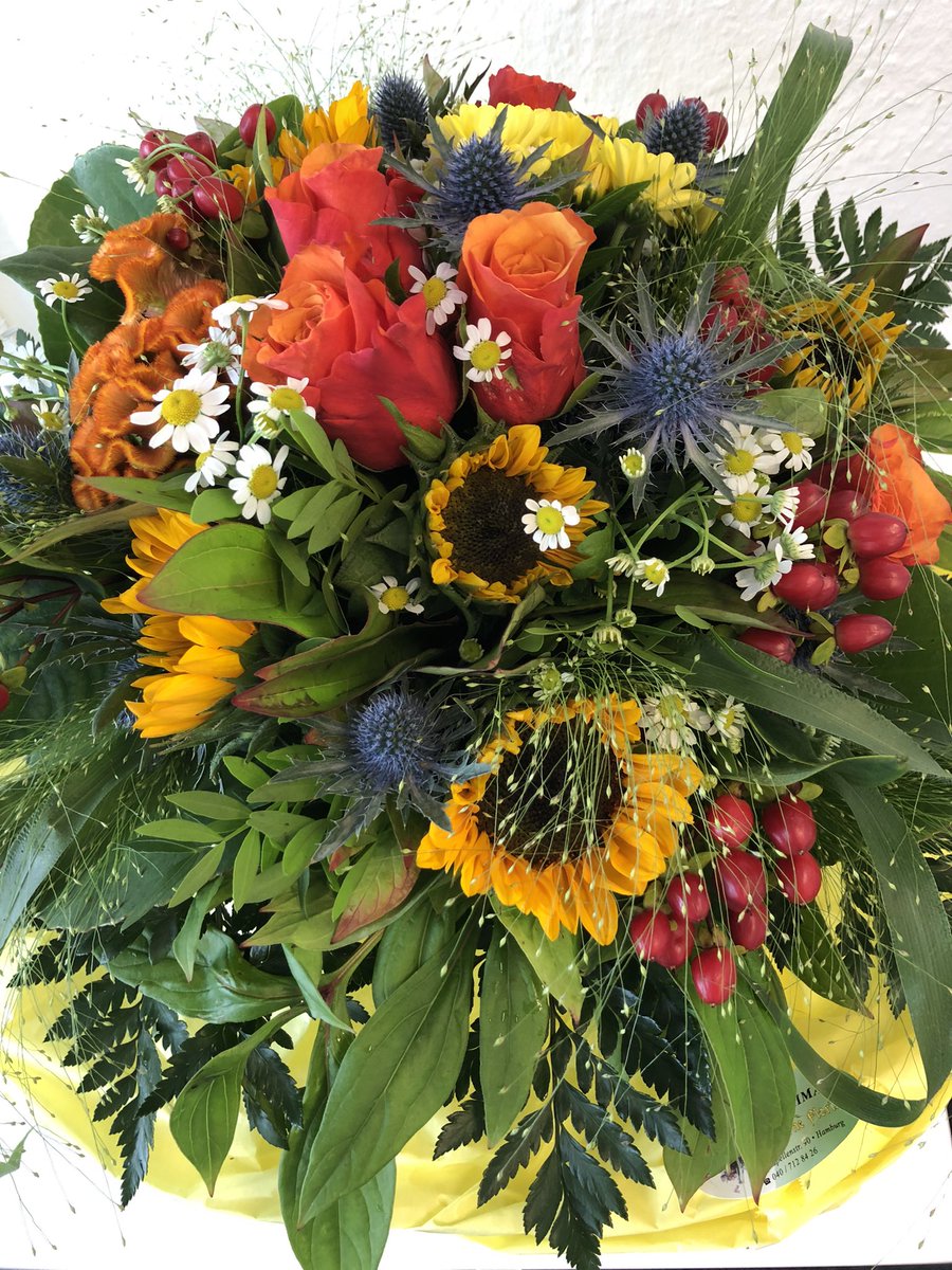 dafitoo's tweet photo. Danke für die Blumen. #TeamHardworking https://t.co/1y3WTgXxoj