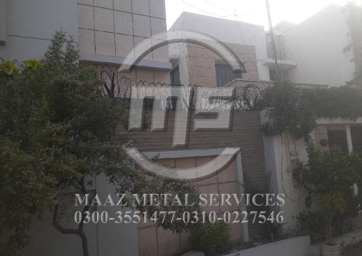 MaazServices's tweet image. Installation of razor wire
Material
Hard dip coated galvanized &amp;amp; powder coated  dia meter of razor wire 18 inches spiral distance 6 to 8 inch
Tension wire
10 gauge Hard dip coated galvanized
Ms angle
1 1/2 x 1 1/2 x 1/4 Yshape 

#maazmetalservices #razorwire #securityfencing