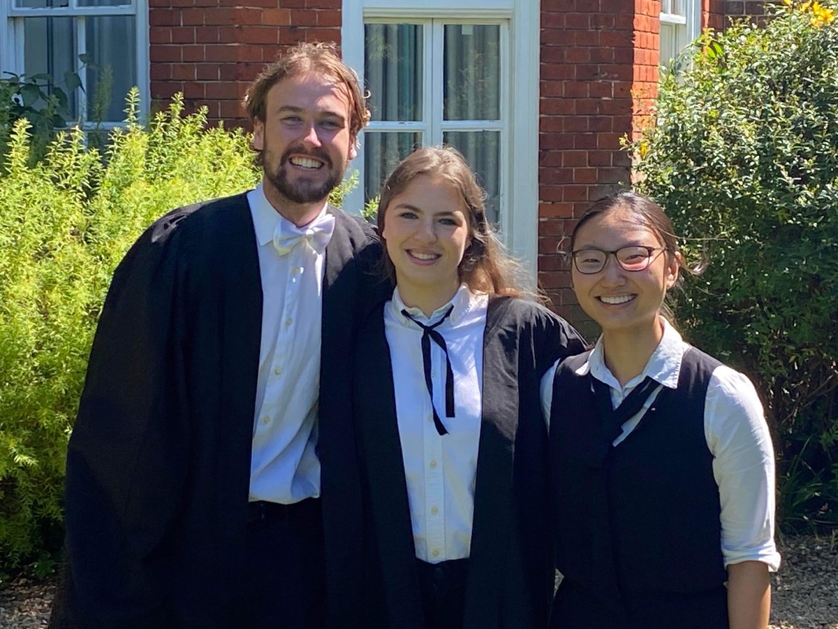 ClassicsSt's tweet photo. Many congratulations to St Anne's Classics students Ed Martin, Sofia Robson, and Sophie Park, who graduated from Oxford last week. We have treasured all three of you and know that there are great things to come. https://t.co/eMNYPKfsdQ