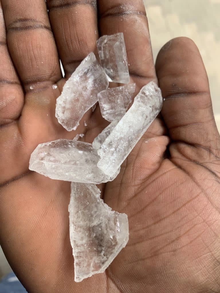 AdvoBarryRoux's tweet photo. Be careful of smoking any hubbly bubbly or hooker pipe that you come across. Most people are now crystal meth addicts because of this. Most girls are rapped this way. They give them hubbly mixed with this drug and rape them when they are high. https://t.co/N9hgW86h9N