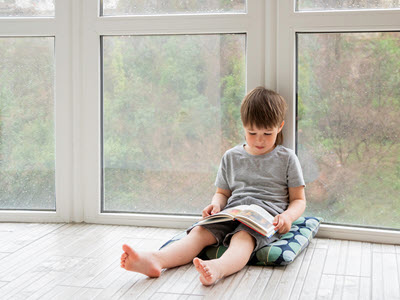 JeugdbiebNieuws's tweet photo. Regenachtig! Wat te doen?
- ga naar de bieb
- kies een stapel fijne boeken
- voor toffe tips van kinderen voor kinderen kijk je op https://t.co/CQR3bpusrQ
- zoek thuis een rustig plekje
- lees en verdwijn in prachtige avonturen

#lezen #Regen #bibliotheken #vervelen https://t.co/alAz9n35Vu