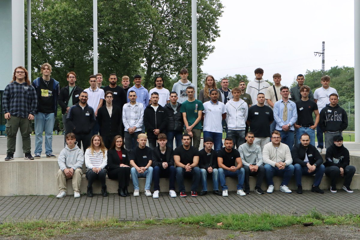 Herzlich willkommen bei den #WirtschaftsbetriebenDuisburg! 🎉
Über 40 Auszubildende starten heute in ihren neuen Lebensabschnitt. Wir wünschen viele schöne Erfahrungen, Erfolg in der Beruffschule und vor allem Spaß am ausgesuchten Beruf. 👍🏻
#Duisburg #TeamDuisburg #Ausbildung2023